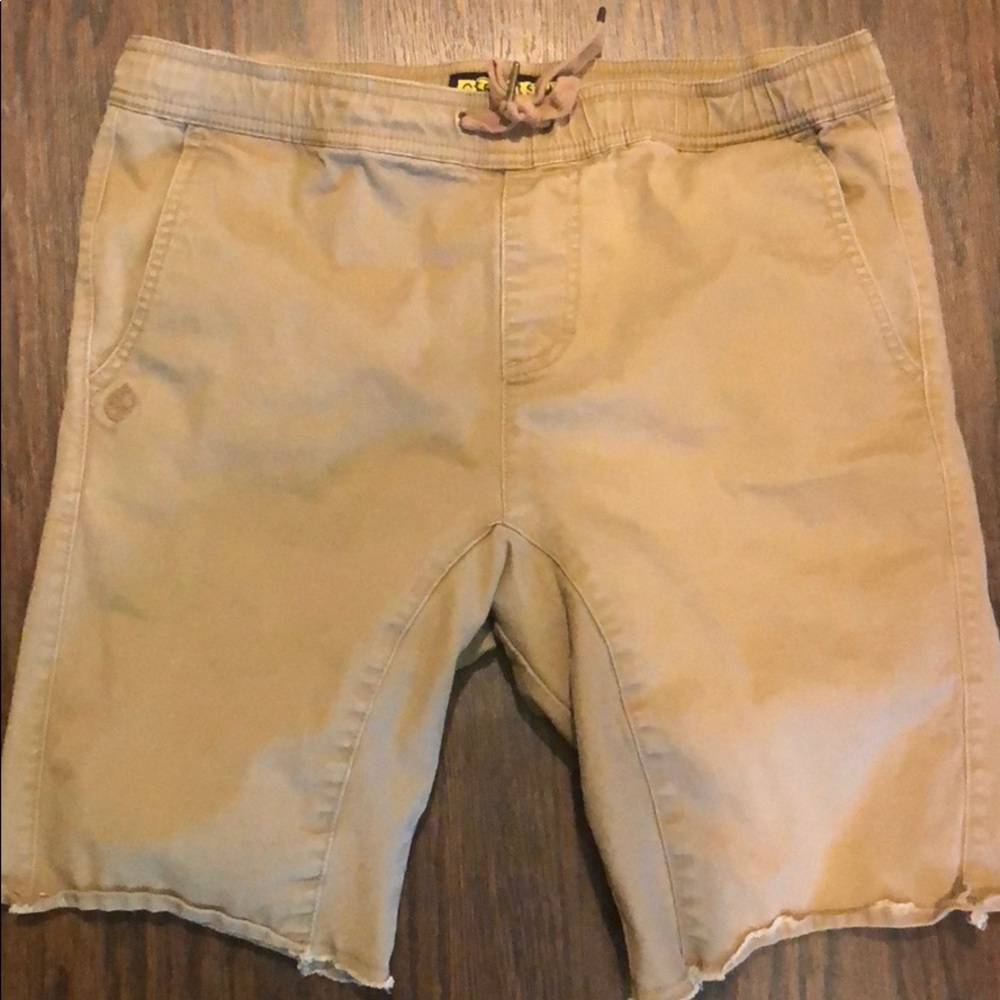 Men’s SM tan shorts